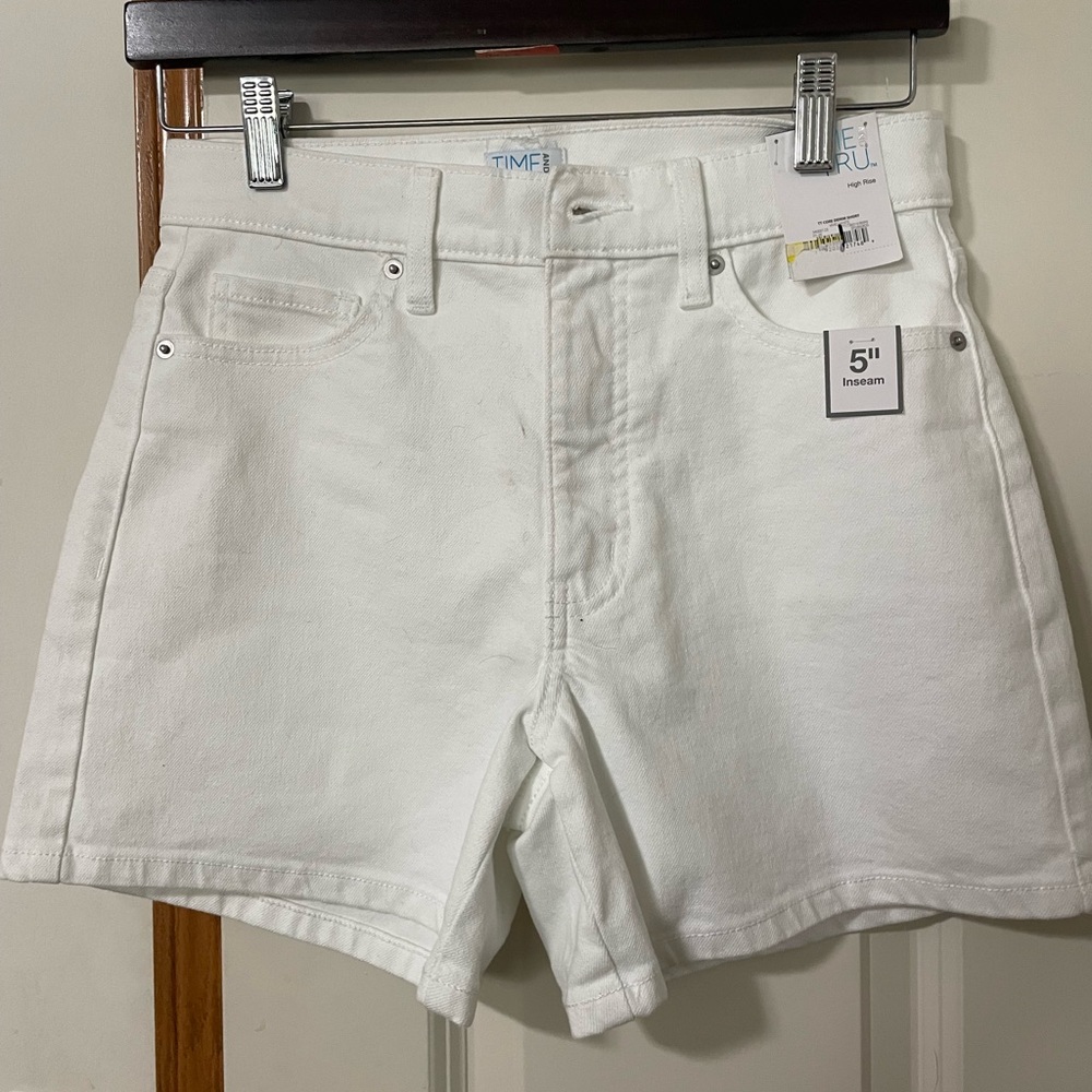 NWT Time and Tru White High-Rise Denim Shorts